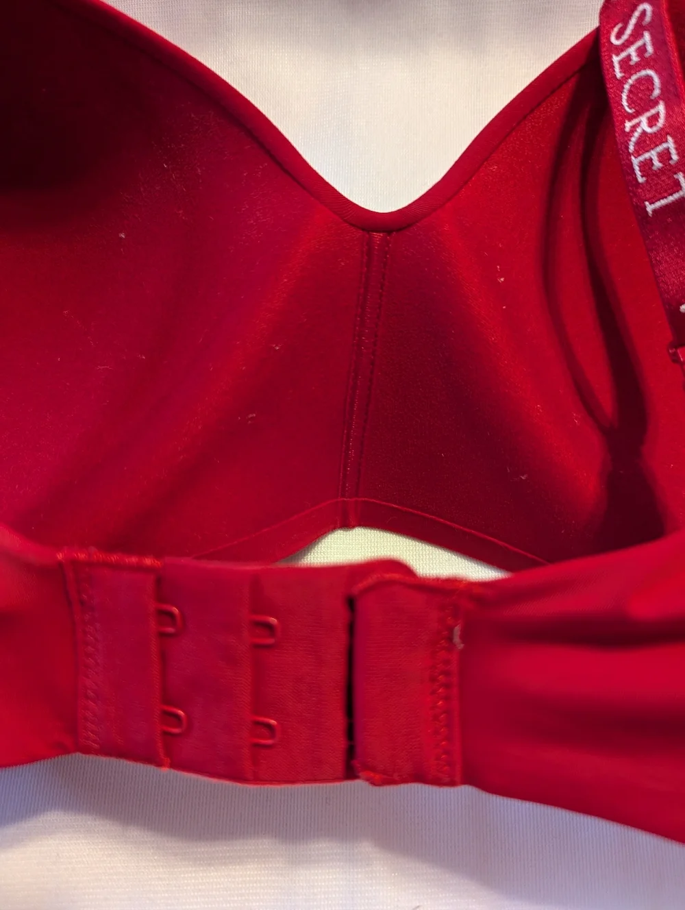 Victoria Secret Red T Shirt Padded Bra Size 36DD - Picture 4 of 8